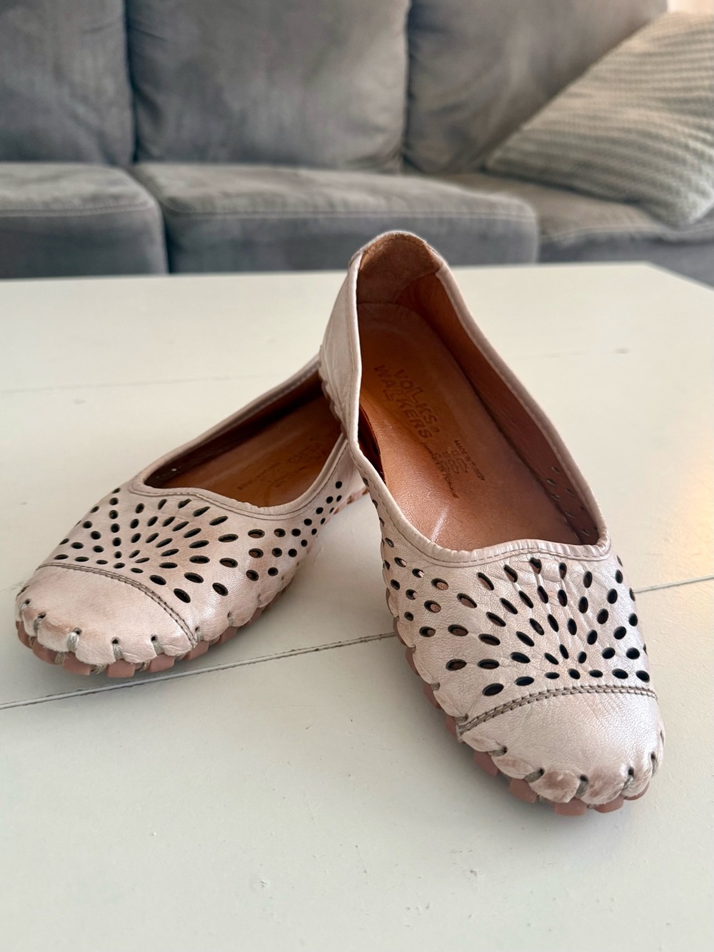 Volks Walkers Beige Blush Pink Leather Perforated Luxury Comfort Flats Boho 38
